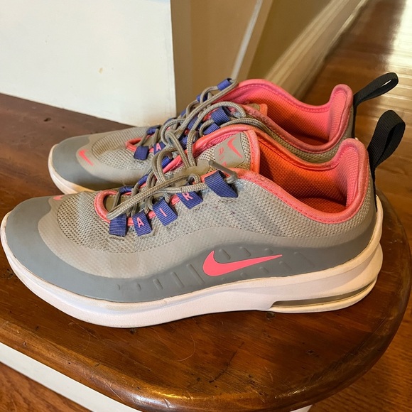 Nike Air Max Axis in grey size 5 - Picture 5 of 11